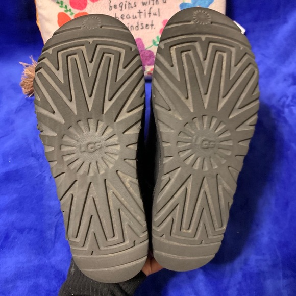 UGG Daelynn Leather 🎀 Black Short Boots - Picture 12 of 16